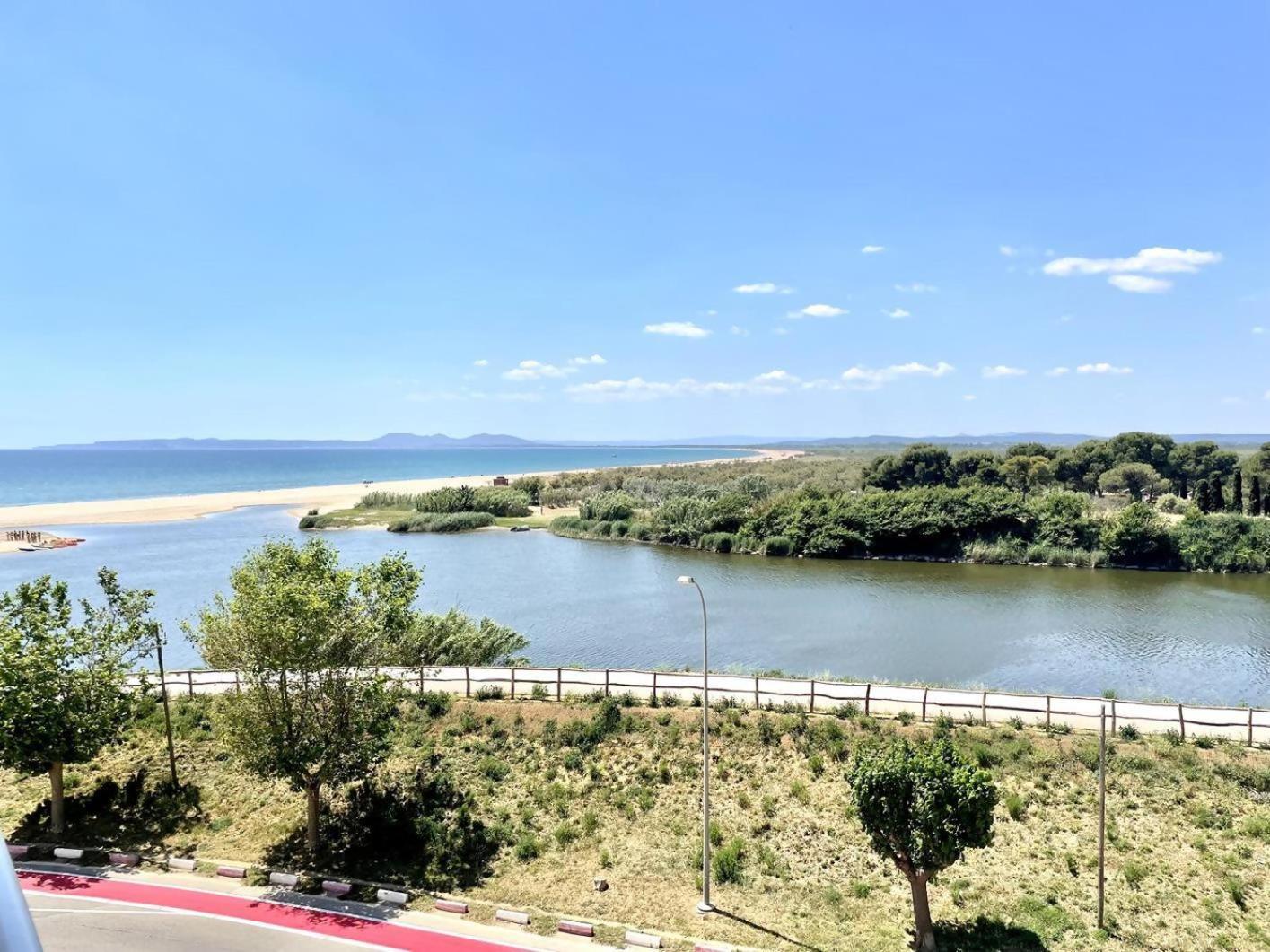 33Apartamento Soleado De Dos Habitaciones Empuriabrava Eksteriør bilde