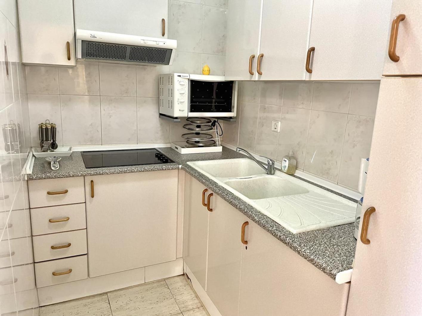 33Apartamento Soleado De Dos Habitaciones Empuriabrava Eksteriør bilde