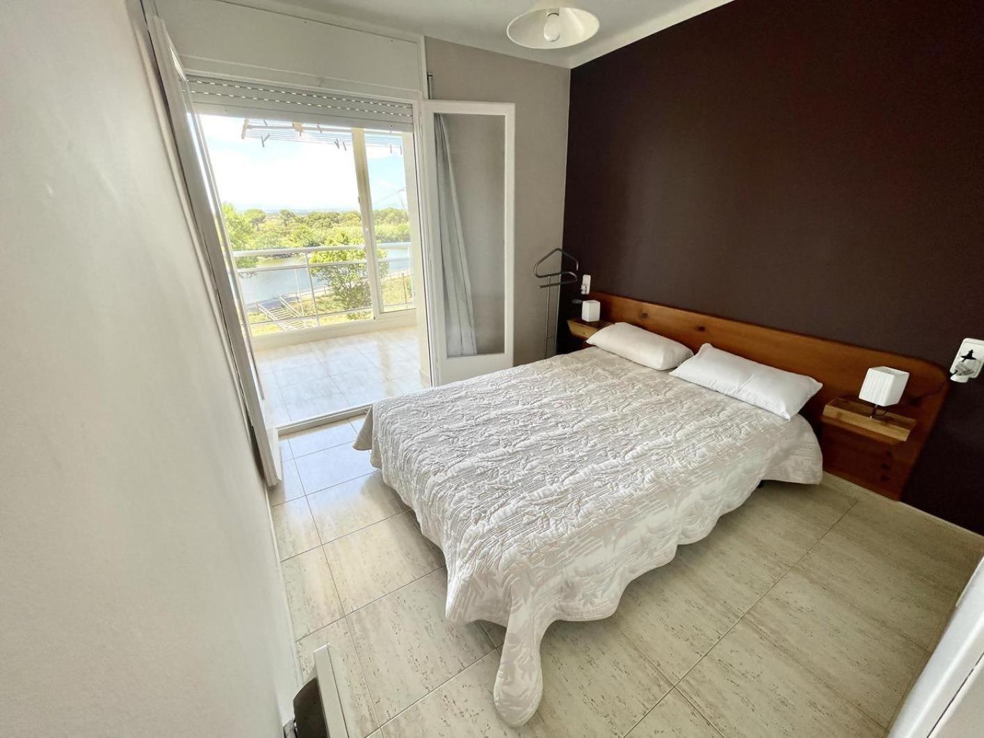 33Apartamento Soleado De Dos Habitaciones Empuriabrava Eksteriør bilde