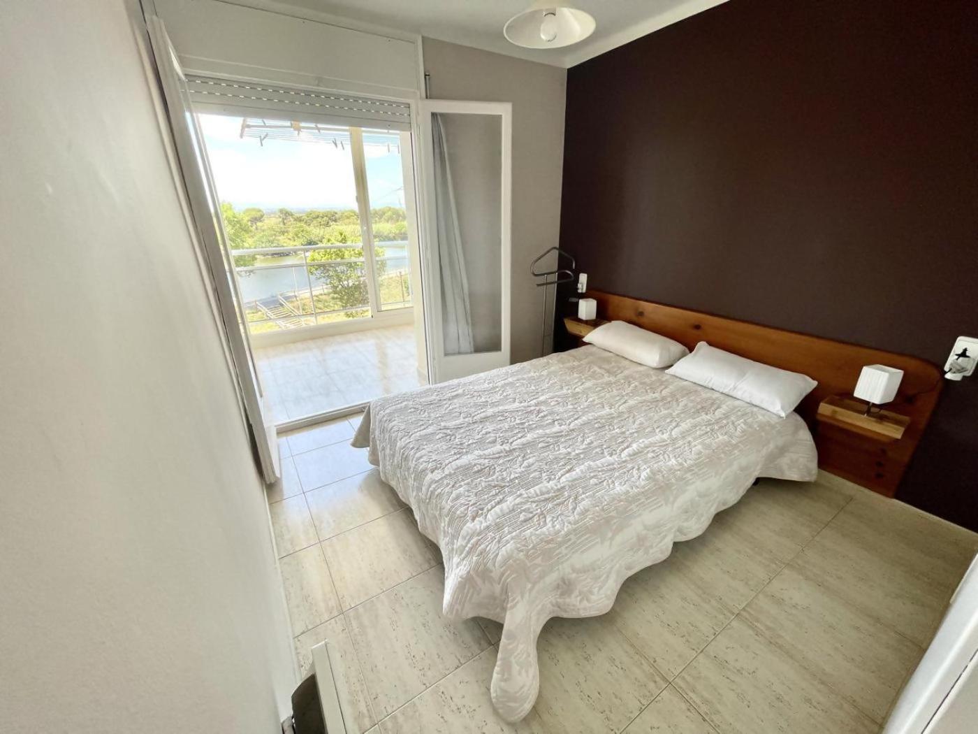 33Apartamento Soleado De Dos Habitaciones Empuriabrava Eksteriør bilde